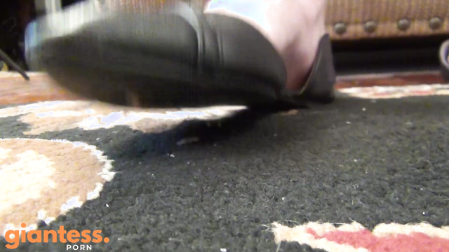 Southern Giantess - Saige’s Crushing Encounter With Stepson And Friends