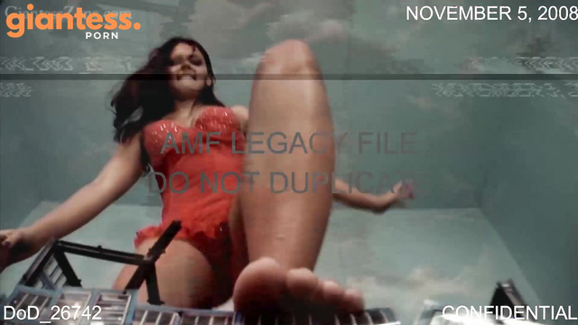 Media Impact Customs - Cali Logan in Final City Wars: Giantess Always Win
