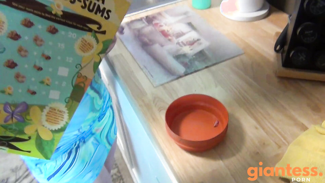 Southern Giantess - Huge Appetite: Kristen's Hungry Transformation