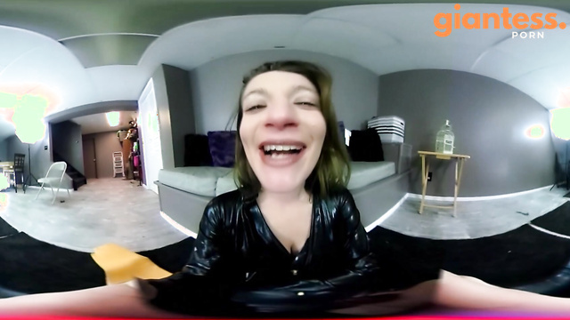 Media Impact Customs - Giantess In Latex Constance Tiny Snacks VR