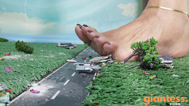 Poisonmysterygiantess - Wiped Out By Her Curves: The End of Poison City