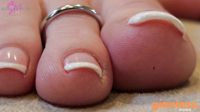 MadameStephanieMason - At Her Feet: Mason’s Nail Services For Giantesses
