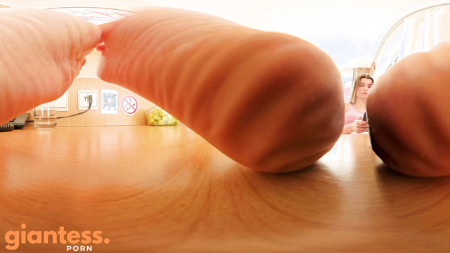 Winzlings Shrinking Clips - Teenage Giantess Dana And Her Magical Feet