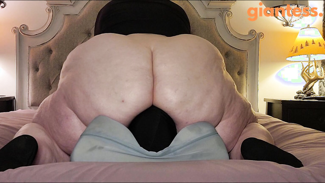Miss Squish SSBBW - Pizza Punishment A Feast of Farts Part 2