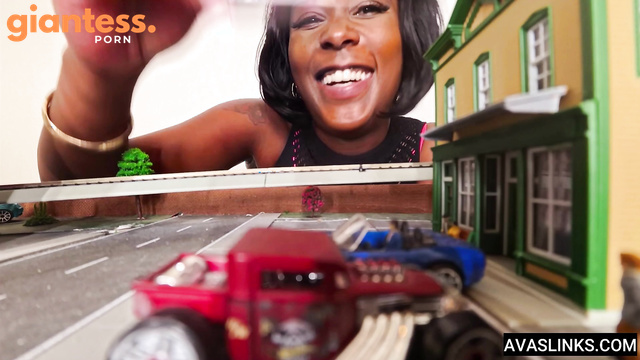 Queen Ava - The Ebony Giantess’s Wrath: Devouring Miniature City