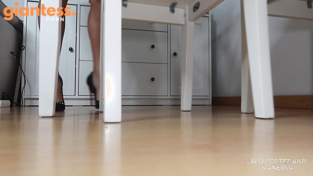 Lalo Cortez And Vanessa - Unaware Giantess Heelplay And Shaking Her Legs
