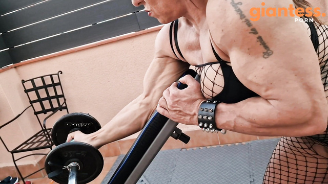 RippedMuscleDomX - Giantess Workout Session: Muscular Amazon In Training Mode