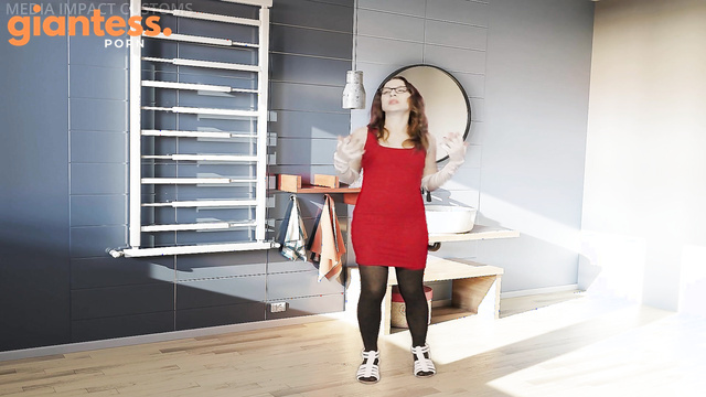 Media Impact Customs - Watching Lydia Outgrow The City in Nylons