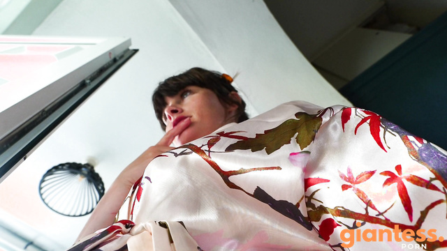 Sydneys Vids - Caught in a Curious Situation With The Big Nippled Giantess