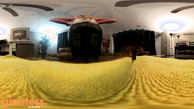 Southern Giantess - Big Ass Krystal And Her New Toy In a Hotel Room