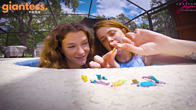 JReed Fetish - Tiny Swimmers And Giantess Duo: Nathalia & Jasper Reed