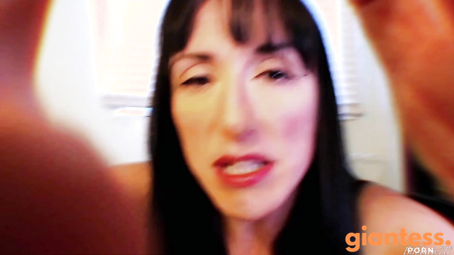 EliMarie717 - Giantess Finds Tiny And Humiliates You In The Popcorn Bowl