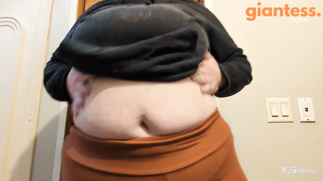 Kyras BBW Fetish Depot - Bathroom Dance: BBW Jiggles And Shakes Her Curves