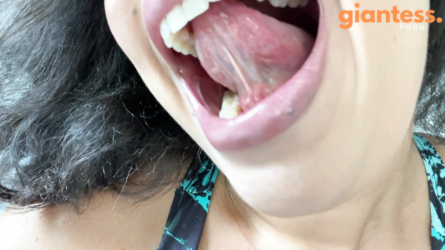 Mistress V Black - Tour Of The Latina MILF’s Magnificent Mouth And Lips