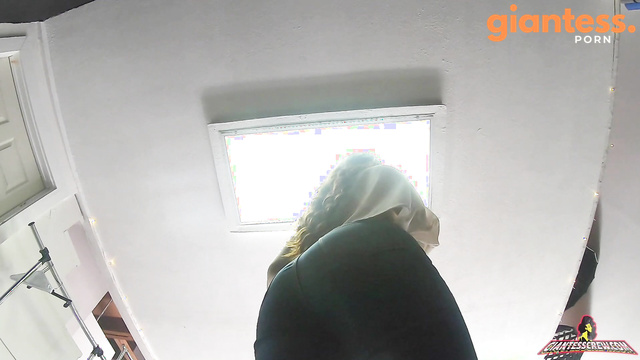 BigandSmallGirls - Giantess Victoria's Want Crush And Swallow Tiny Guy