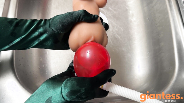 MimiHungVO - Extreme Body Deformation Mini Girl Onahole With A Water Balloon