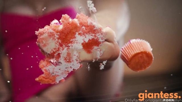 Katelyn Brooks - Goddess Bare Soles Crushes Pinky Tasty Cupcake