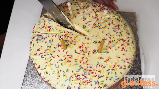Sasha Curves - The Surprise Party Of Tiny People And Curvy Giantess