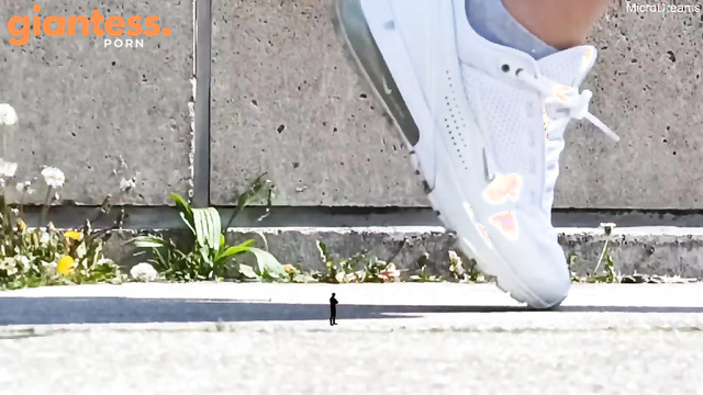 MicroStudio - Casual Day Out: Giantess Walking in New Jeans Part 2