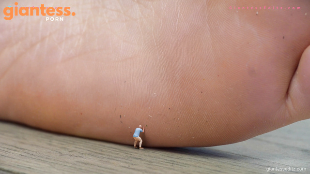 Giantess EditZ - Crushed Underfoot: Peaches The Giantess Toes Tiny Workers Part 1