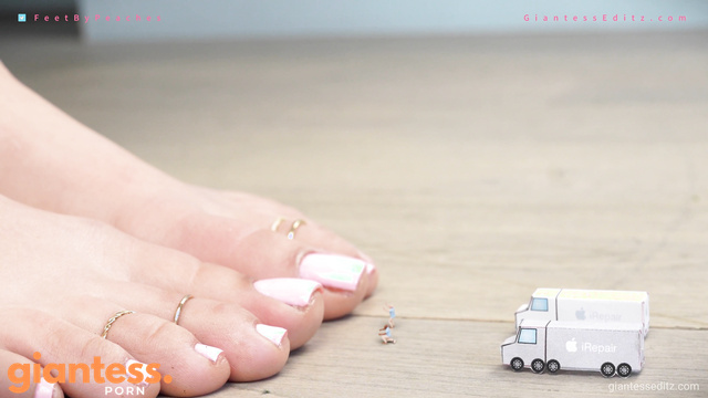 Giantess EditZ - Crushed Underfoot: Peaches The Giantess Toes Tiny Workers Part 1