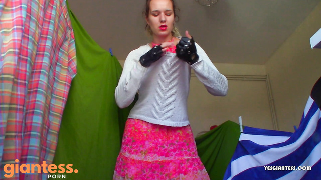Goddess Vanessa - Madness Unleashed: Horny Giantess Growing and Tearing Clothes