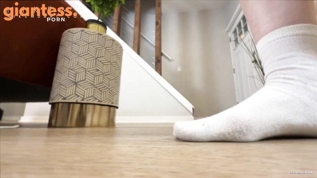 Nikemd - Stella Finds The Husband Sitter Who Want Smell Her Dirty Soles