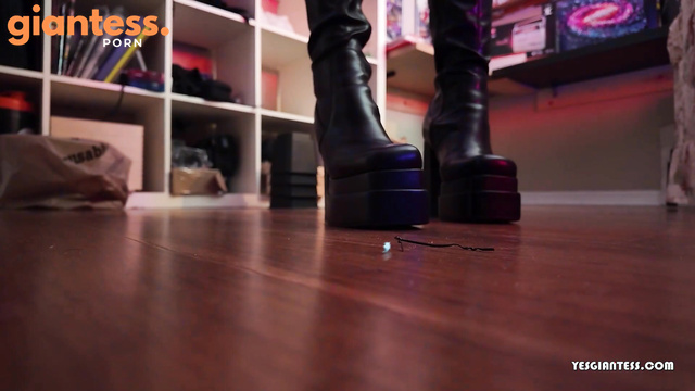 WorldUnseenFilms - Leather Boots Experiment: Crushing Stress Away on Tiny People