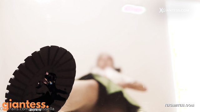 XGiantess - Story of Schoolgirl In Black Boots Who Don't Like Offenders