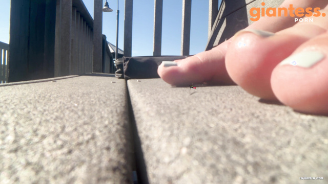 WorldUnseenFilms - Goddess Scarlett Want To Relax Afternoon But Tiny Bugs Annoying