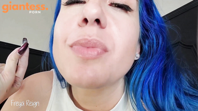 Freya Reign - Slave in Waiting While Giantess Eating Her Dinner