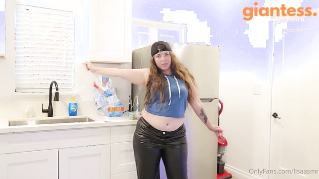 Lisa Badass Giantess Shows Off Her Chubby Belly Button On Kitchen