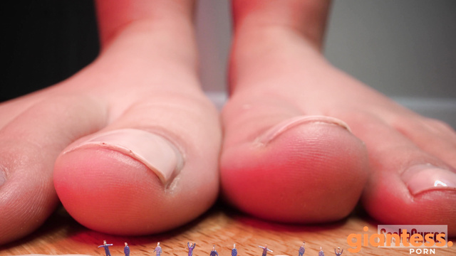 SashaCurves - Huge Boobed Giantess Invite You To Her VIP Room For Feet Heaven